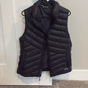 Women Under Armour vest size large in excellent condition